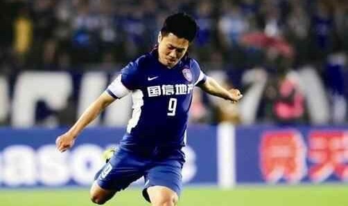 爱游戏入口-陆博飞哭诉：江苏队解散 上百号球员需重新找出路