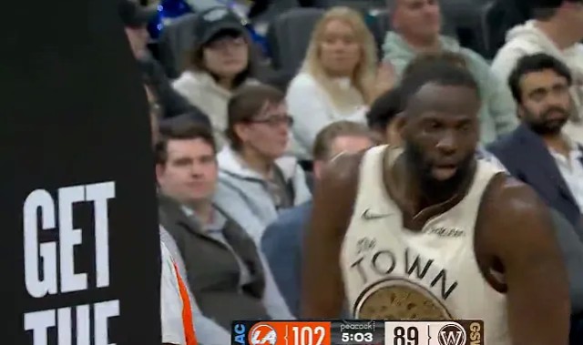 格林末节留在场上底角三分不中，目前三分5中1、正负值-14